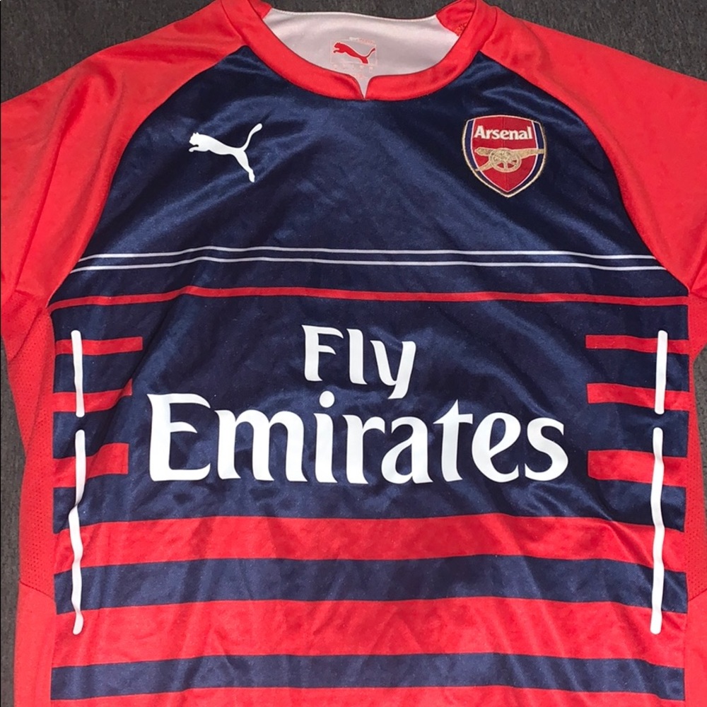 Arsenal alternate jersey